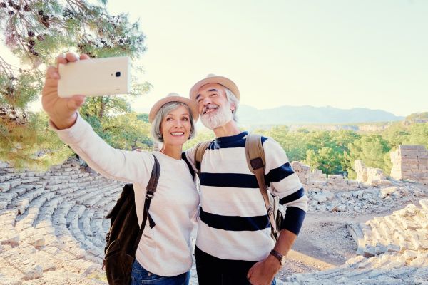 Choosing the best cell phone plans for seniors